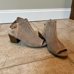 Unisa Tan Booties, Size 7.5, Slightly Worn, Adjustable Strap on heel